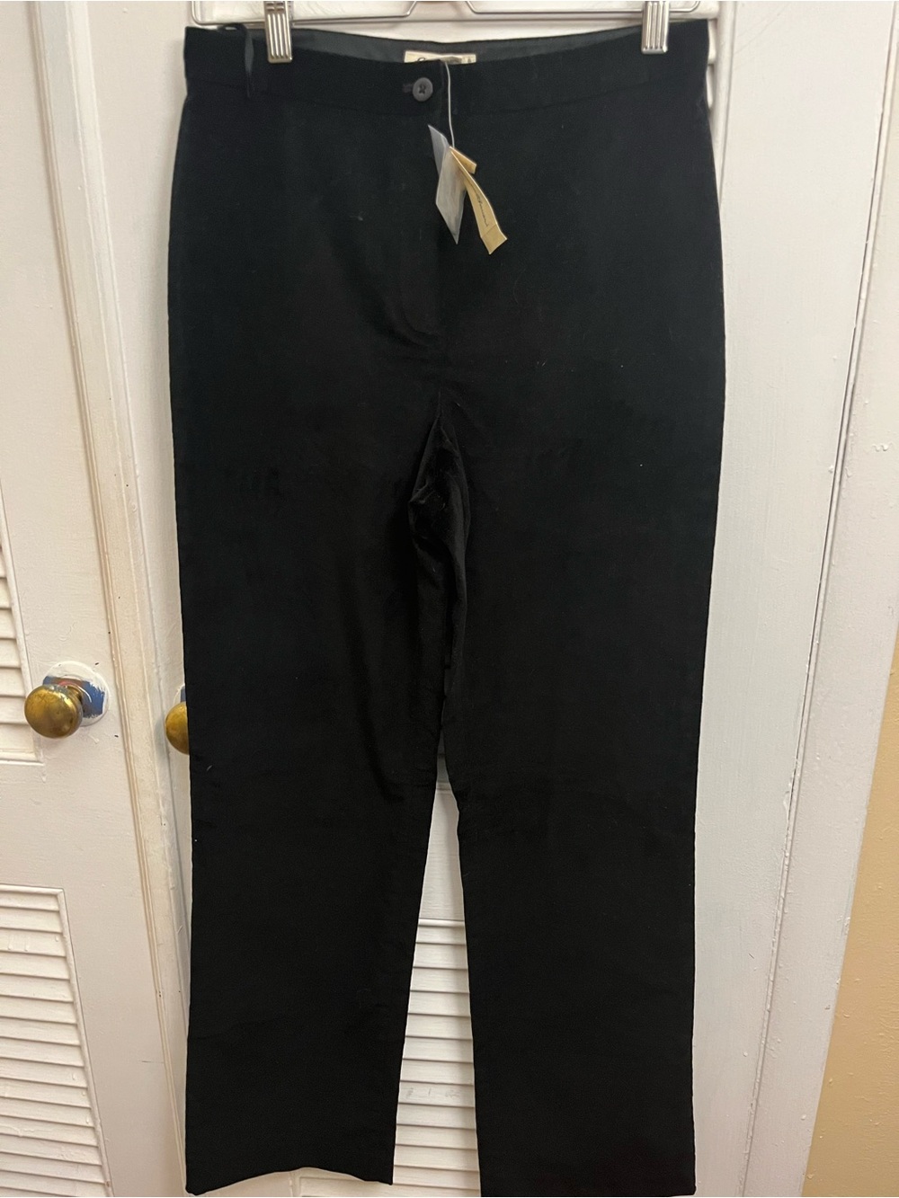Eddie Bauer Women's Black Velvet Straight Leg Mid Rise Pants. Size 8 NWT Stretch